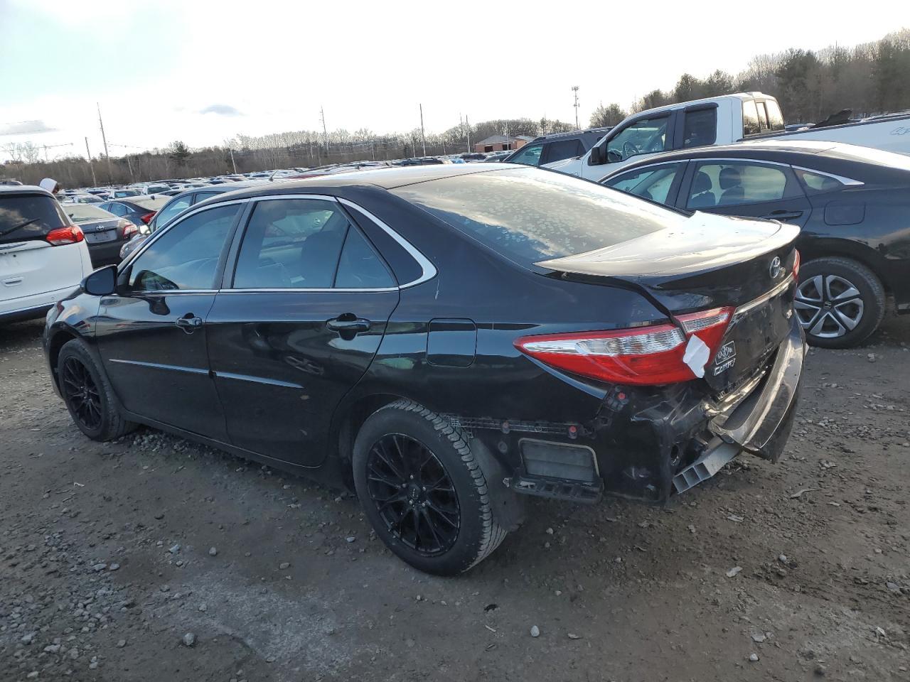 2015 TOYOTA CAMRY LE - Image 2