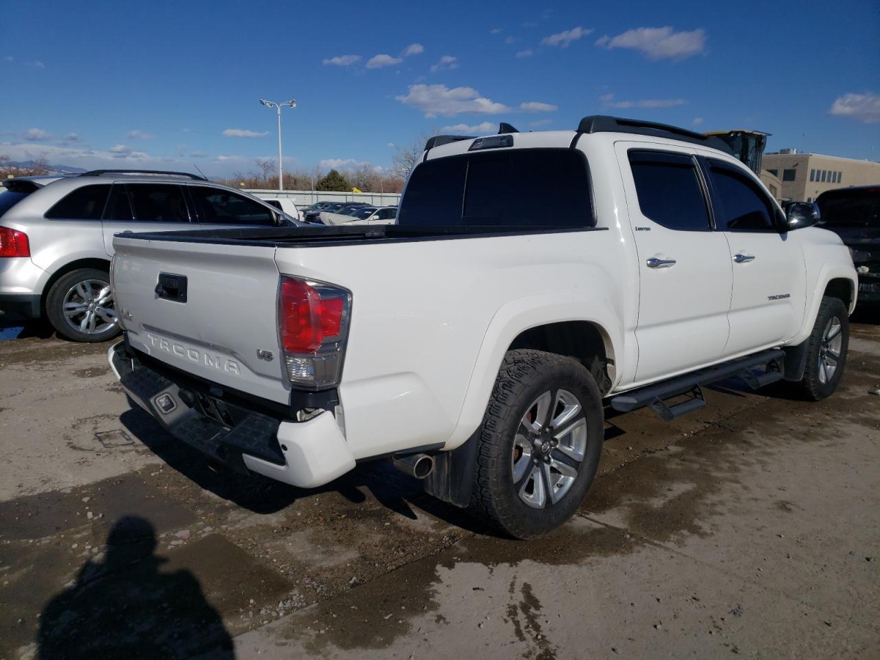 2017 TOYOTA TACOMA DOU - Фото 3