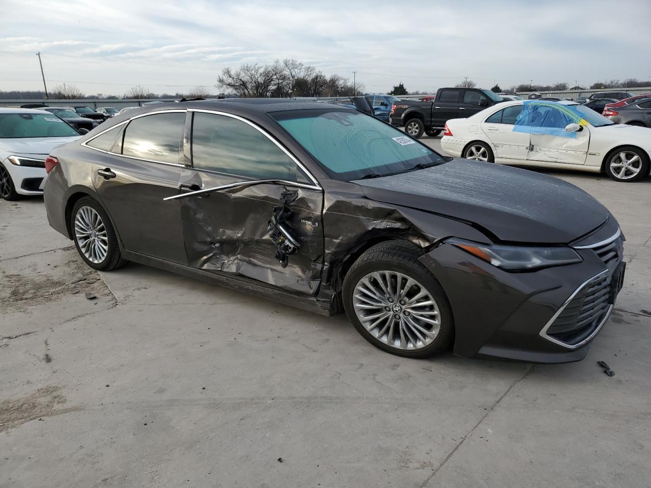 2019 TOYOTA AVALON XLE - Image 4