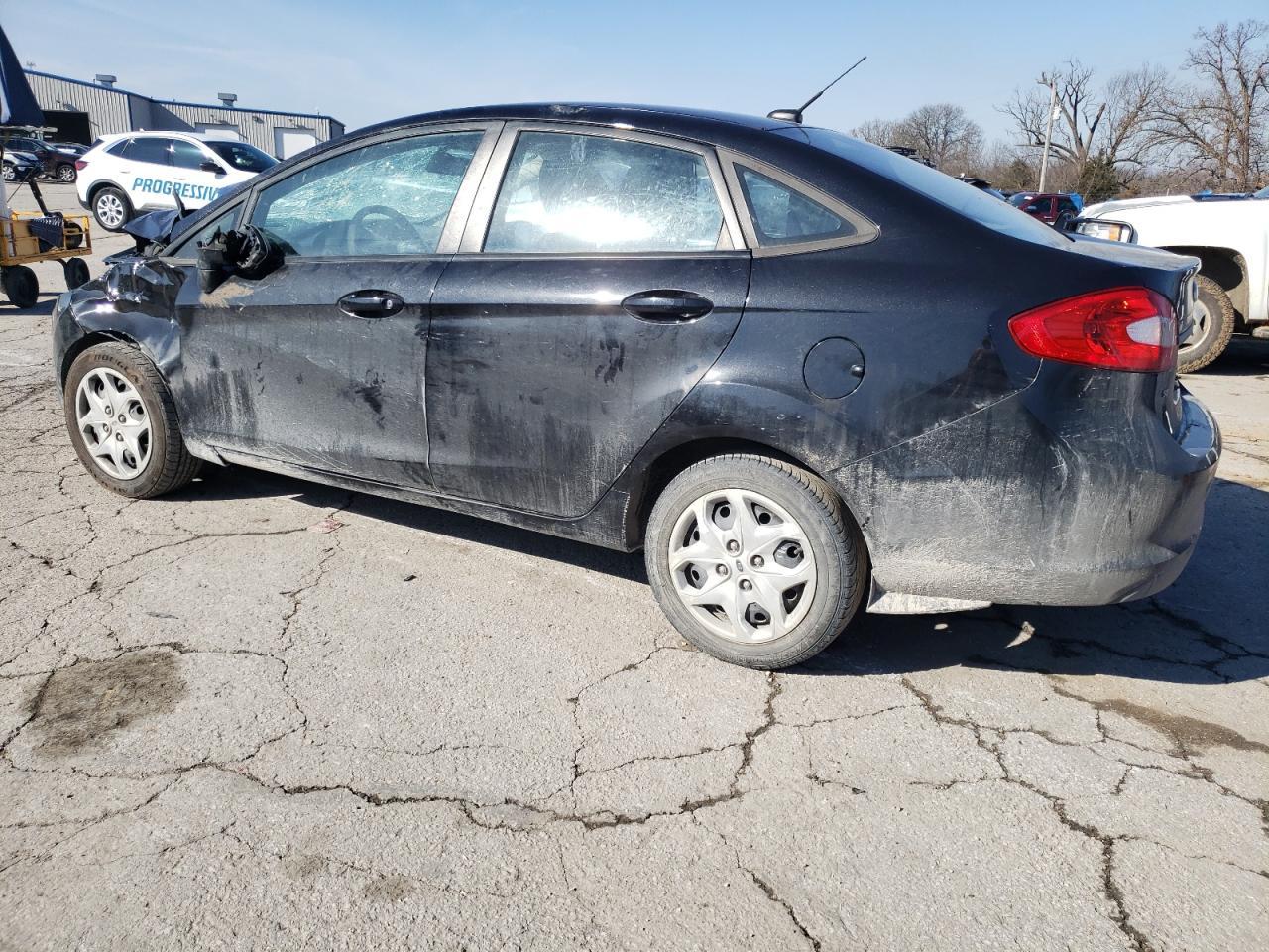 2013 FORD FIESTA SE - Фото 2