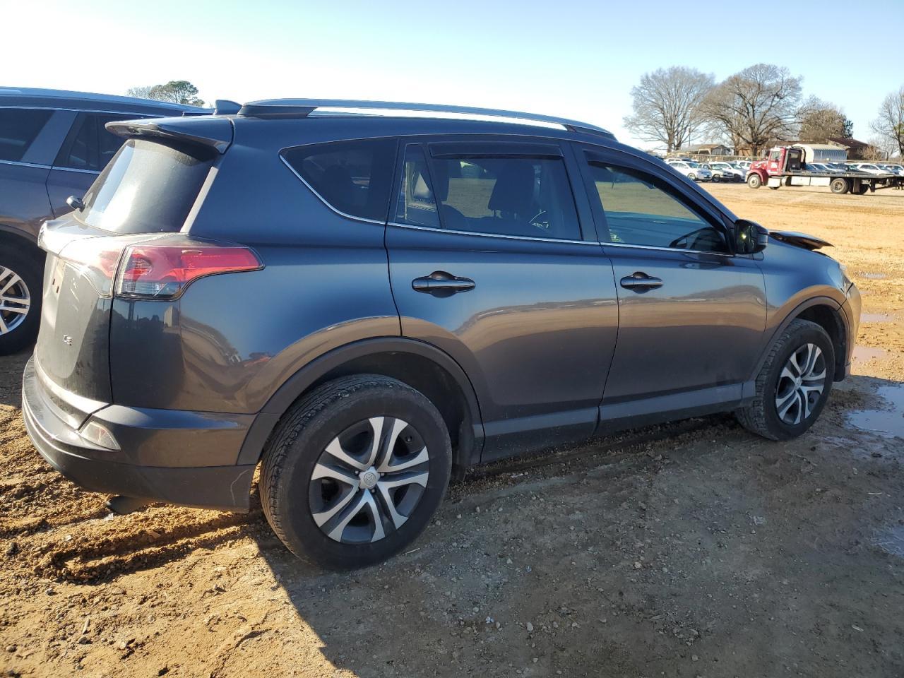 2018 TOYOTA RAV4 LE - Image 3