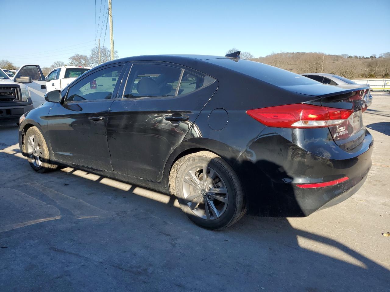 2018 HYUNDAI ELANTRA SE - Фото 2
