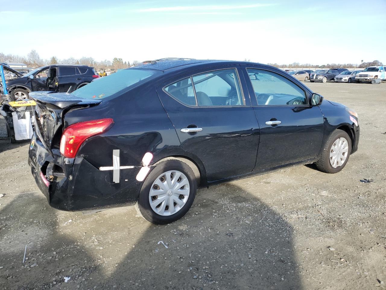 2016 NISSAN VERSA S - Фото 3
