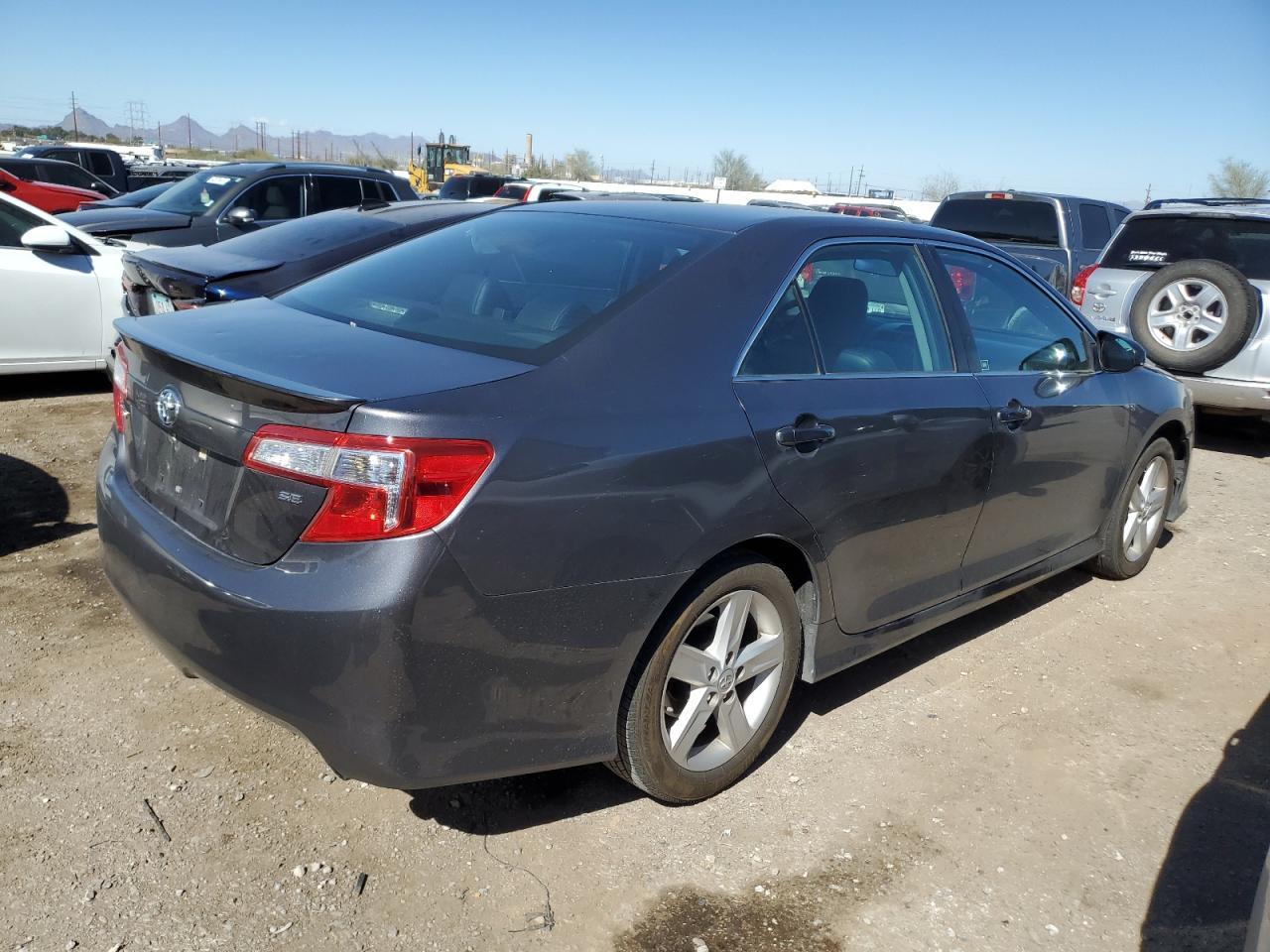 2014 TOYOTA CAMRY L - Image 3