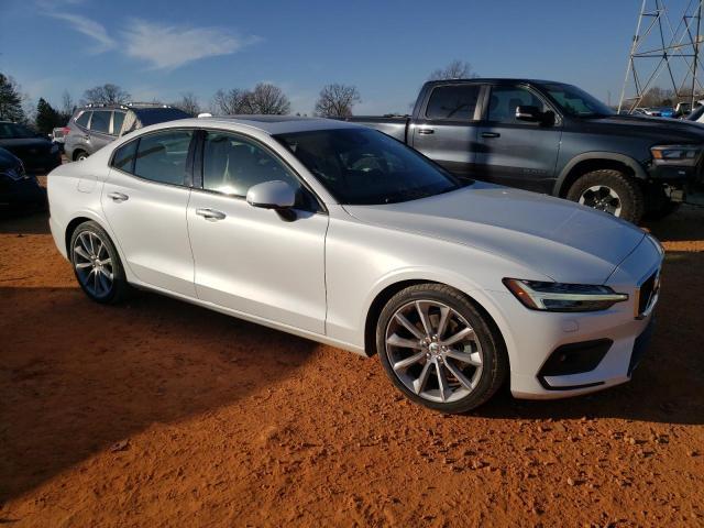 2020 Volvo S60 T5 Momentum - Image 4