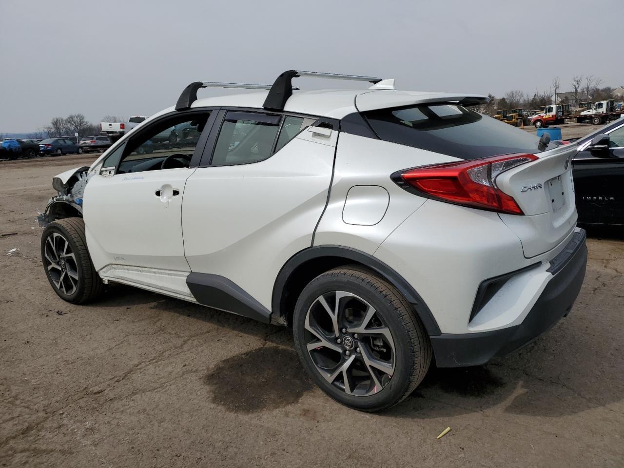 2018 TOYOTA C-HR XLE - Фото 2
