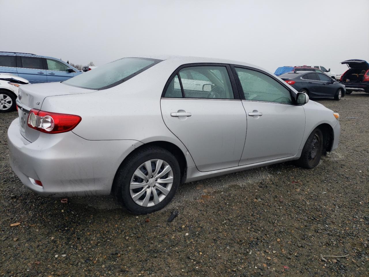 2013 TOYOTA COROLLA BA - Фото 3