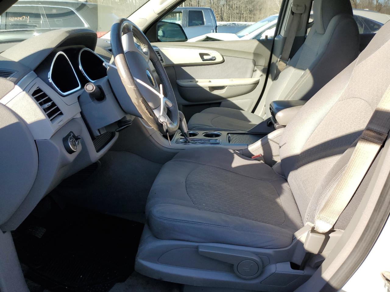 2011 CHEVROLET TRAVERSE L - Image 7
