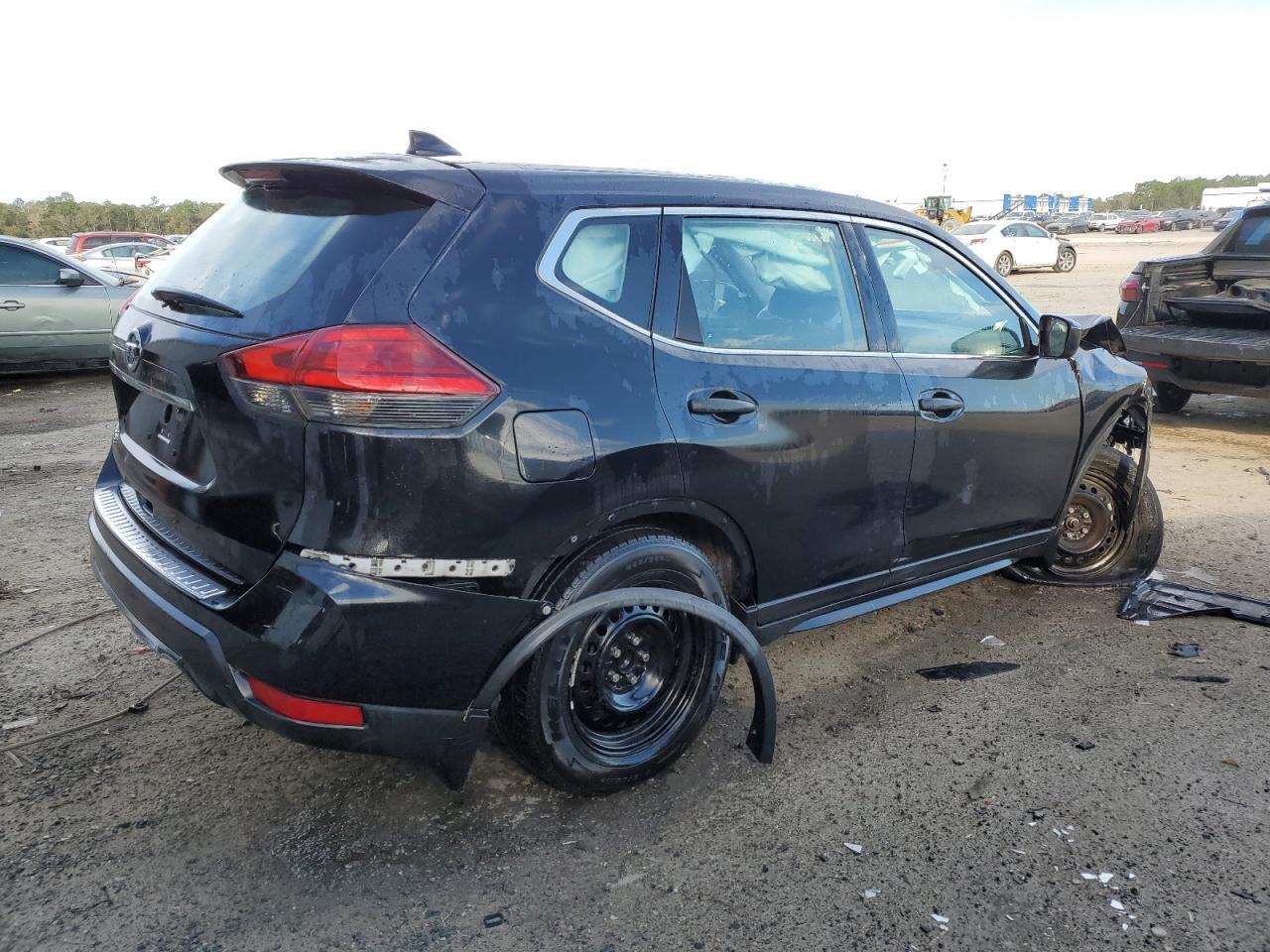 2017 NISSAN ROGUE S - Фото 3
