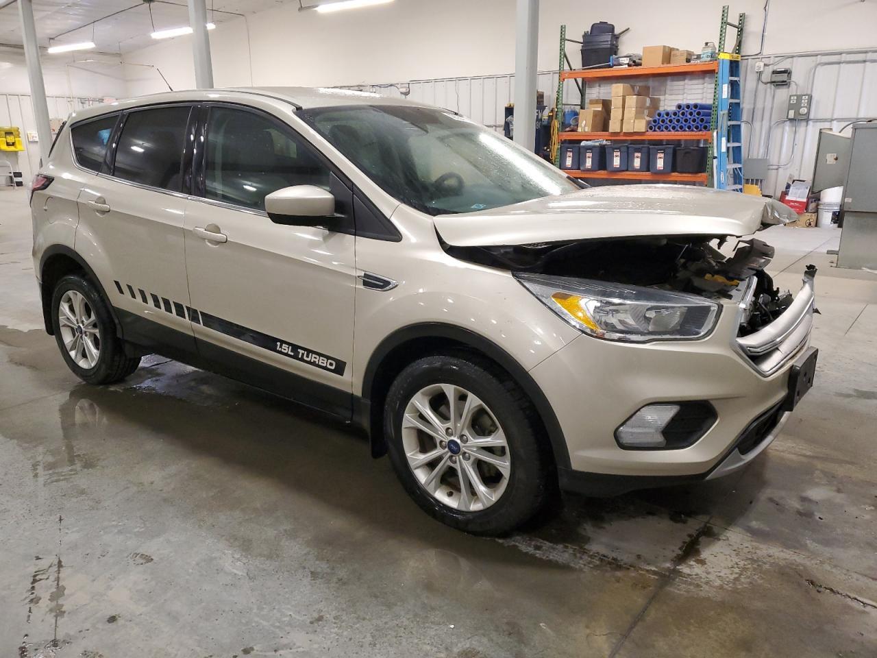 2017 FORD ESCAPE SE - Image 4