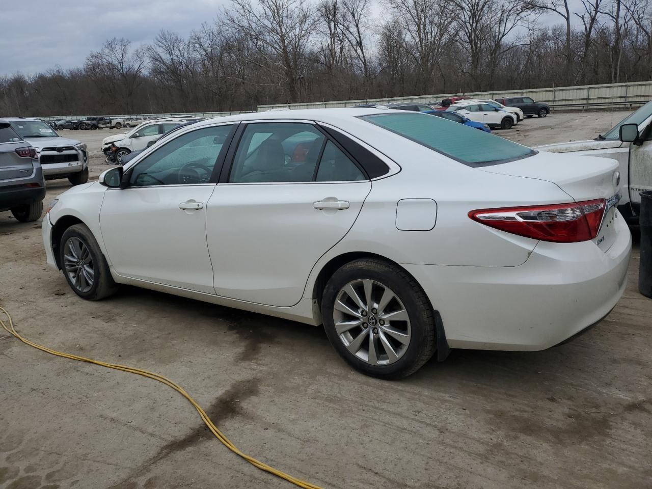 2016 TOYOTA CAMRY LE - Фото 2
