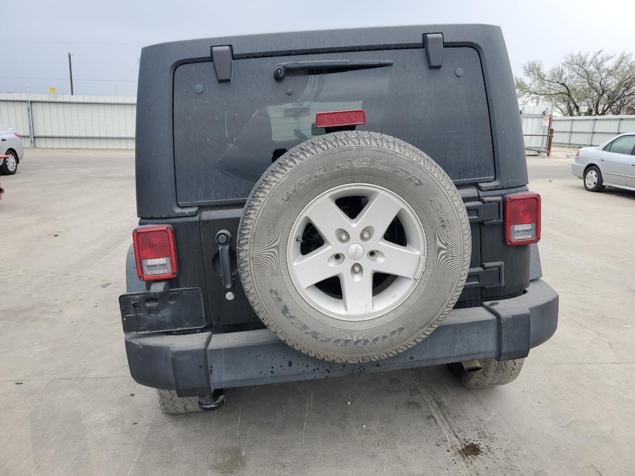 2015 JEEP WRANGLER U - Image 6