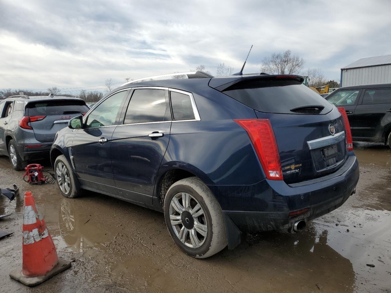 2011 CADILLAC SRX LUXURY - Image 2
