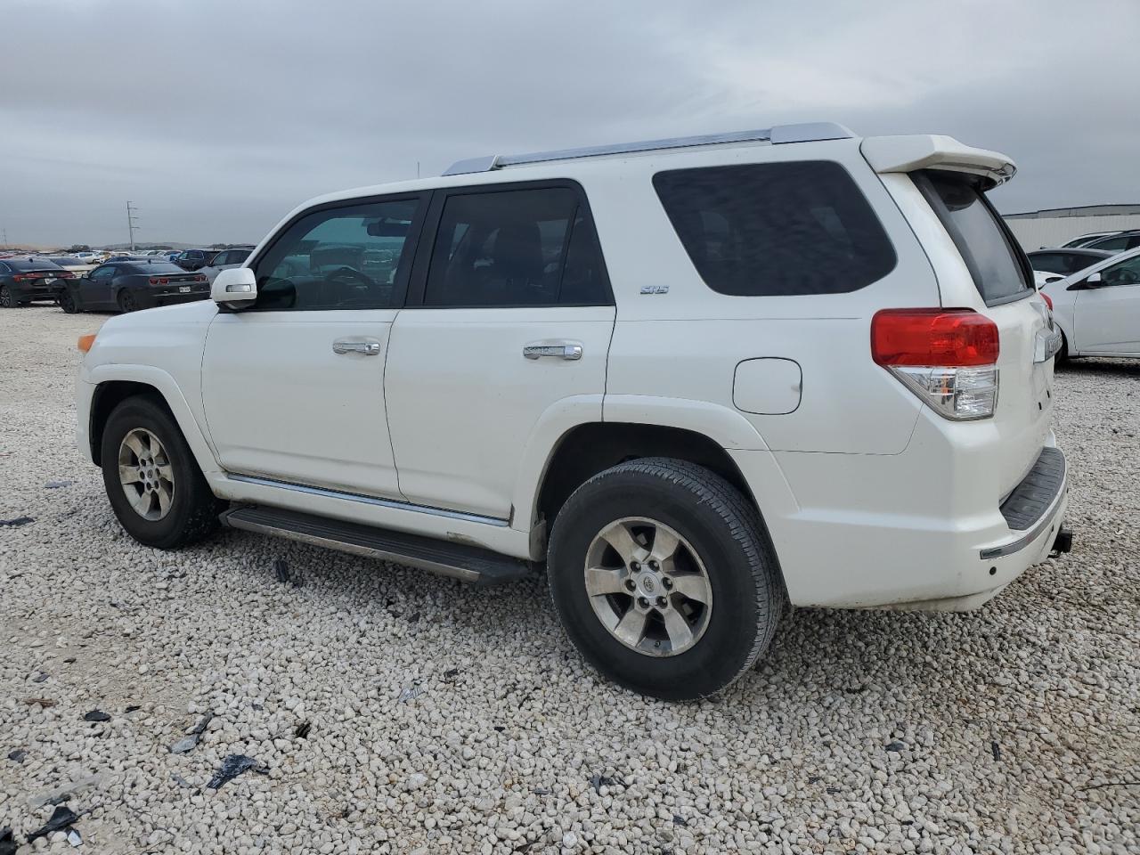 2011 TOYOTA 4RUNNER SR - Image 2