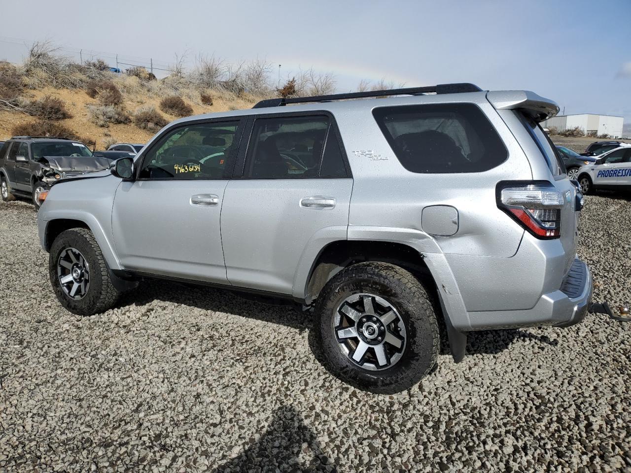 2019 TOYOTA 4RUNNER SR - Image 2