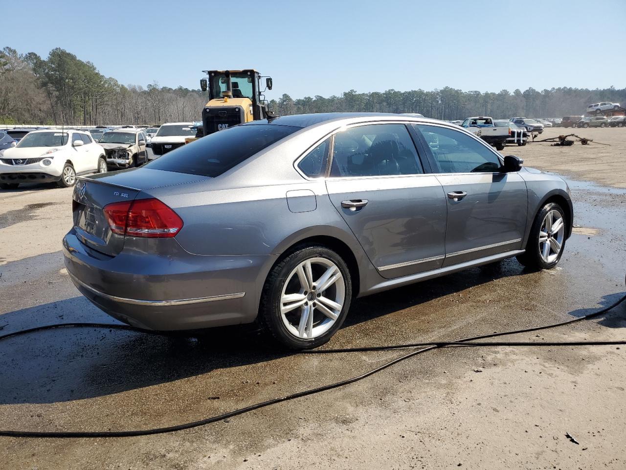 2014 VOLKSWAGEN PASSAT SEL - Image 3