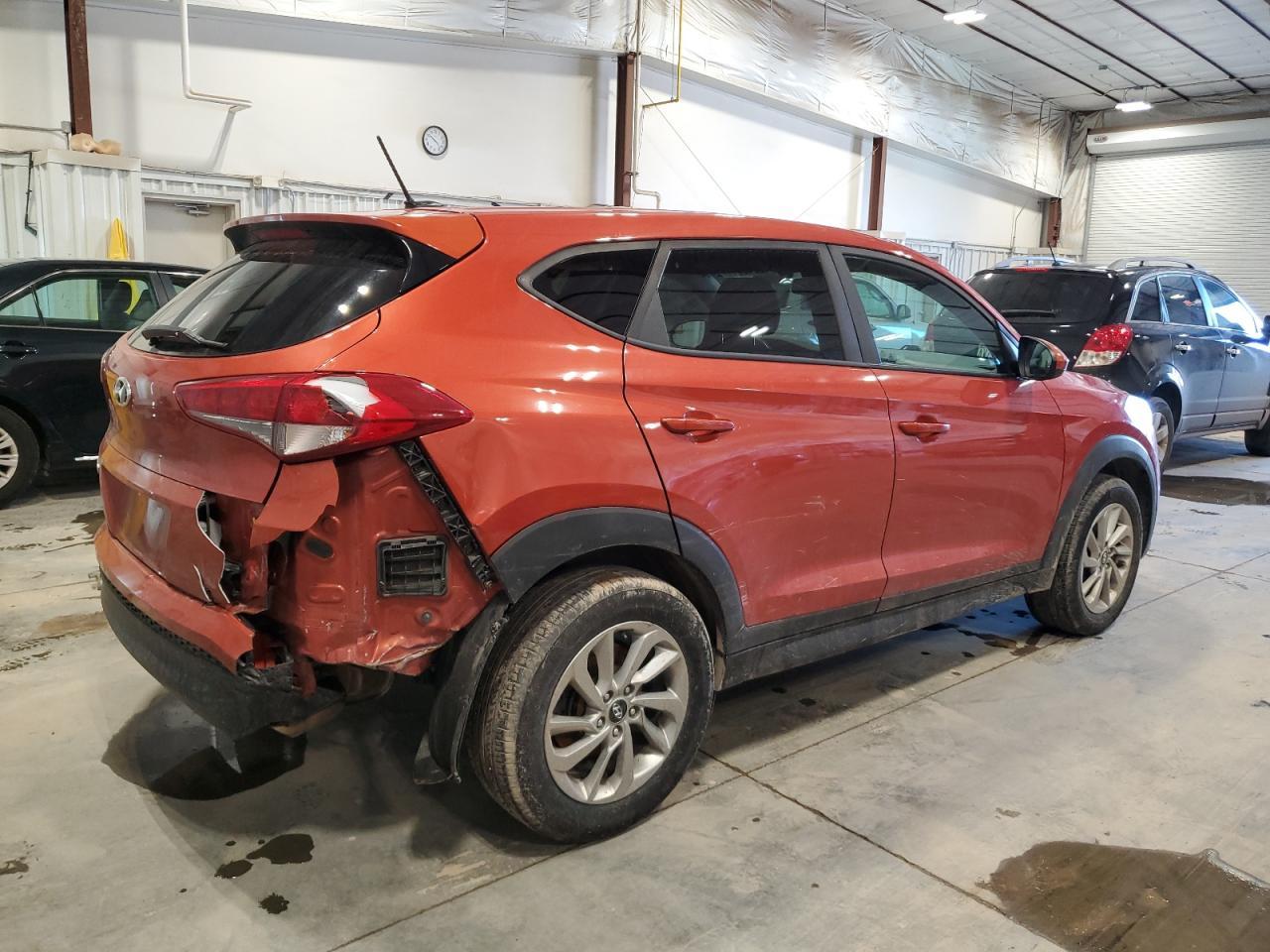 2016 HYUNDAI TUCSON SE - Фото 3