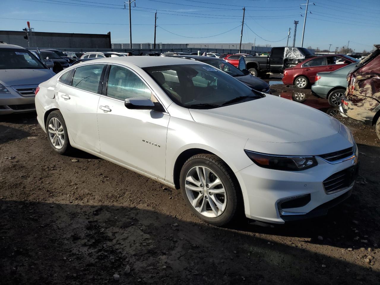 2017 CHEVROLET MALIBU LT - Image 4