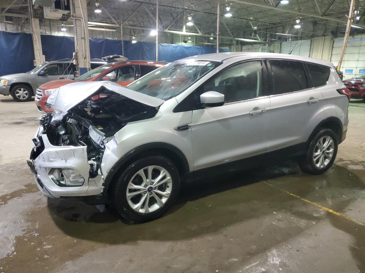 2019 FORD ESCAPE SE car image