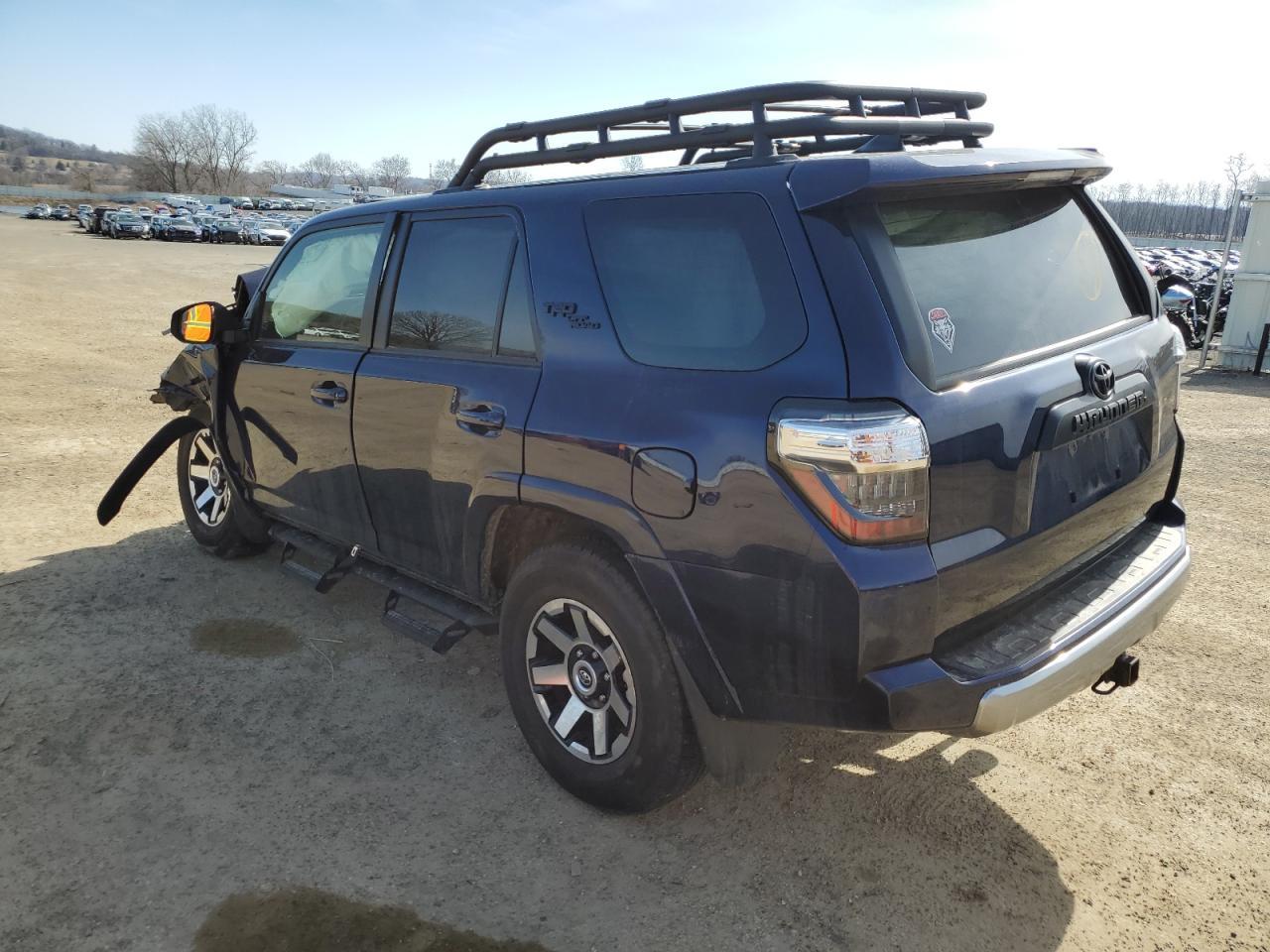 2022 TOYOTA 4RUNNER SR - Фото 2