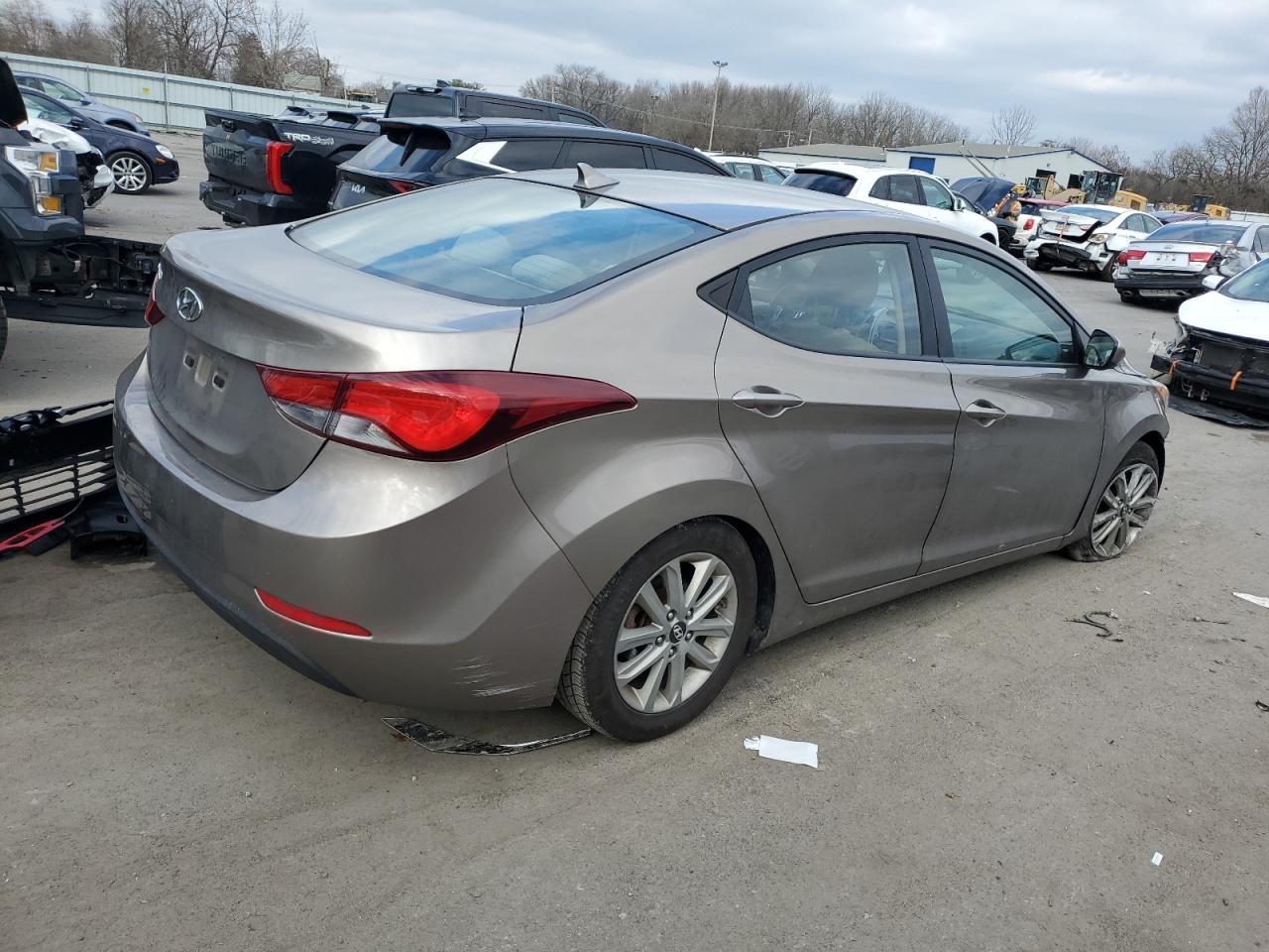 2015 HYUNDAI ELANTRA SE - Image 3