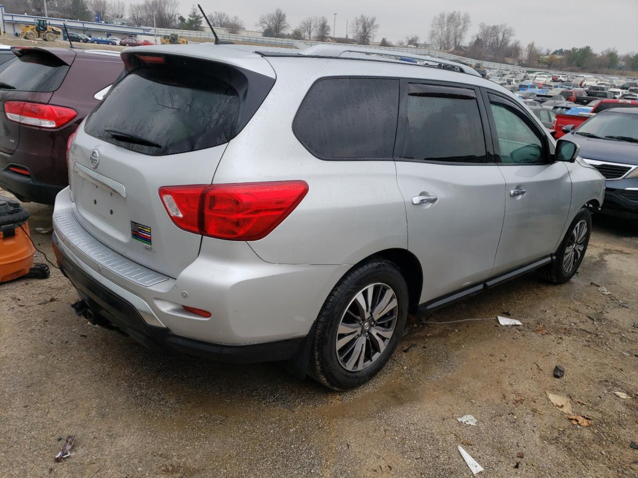 2017 NISSAN PATHFINDER - Image 3