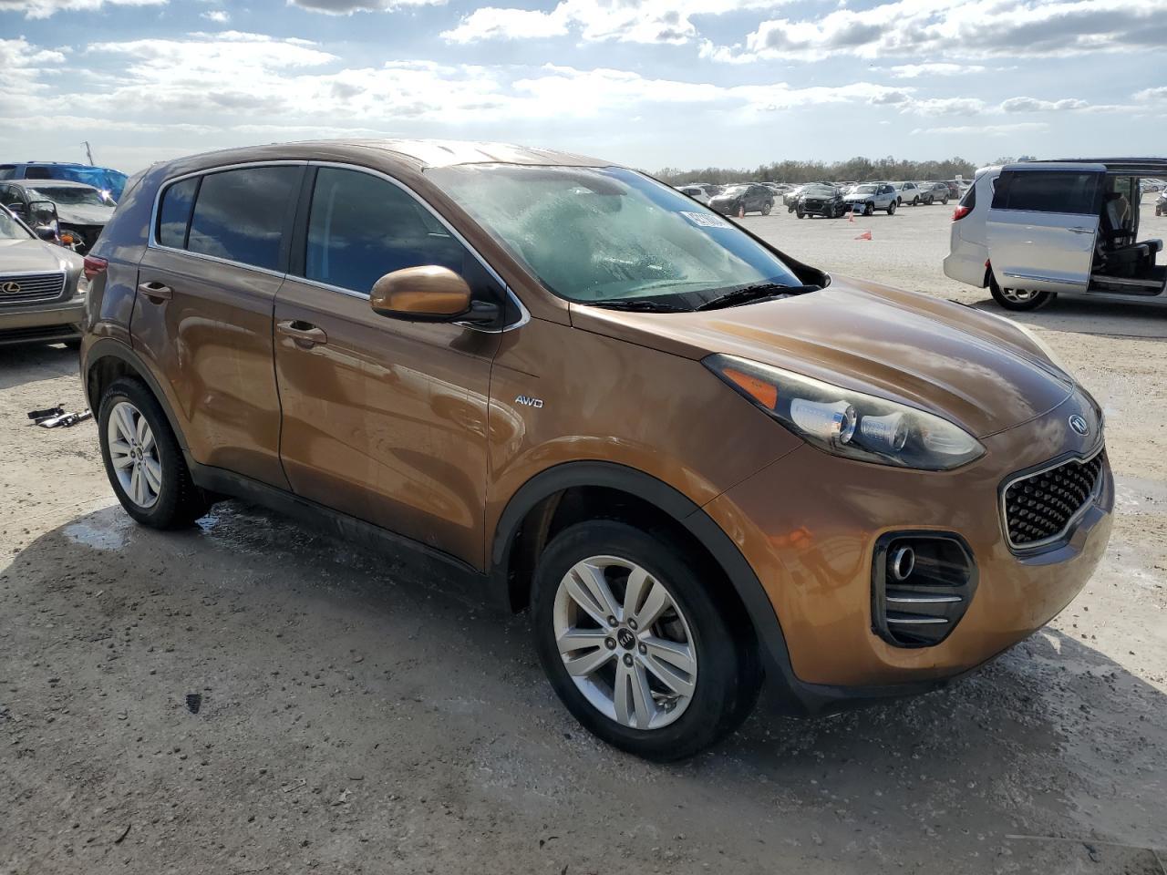 2017 KIA SPORTAGE L - Image 4