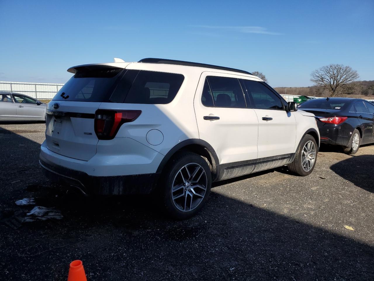 2017 FORD EXPLORER S - Image 3