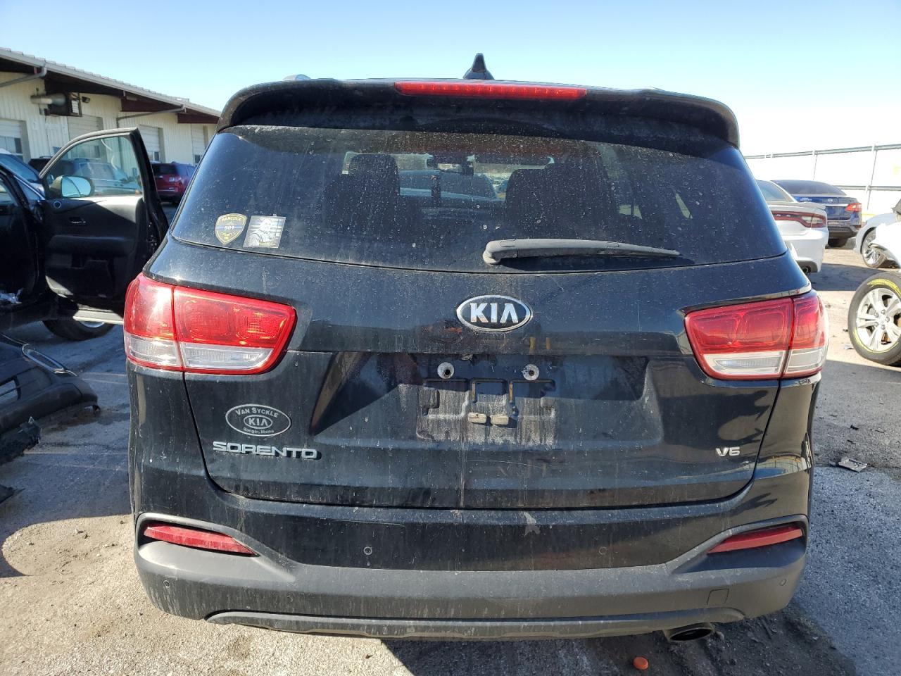 2017 KIA SORENTO LX - Image 6