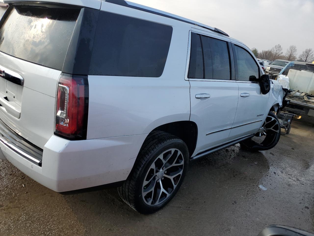 2016 GMC YUKON DENA - Фото 3