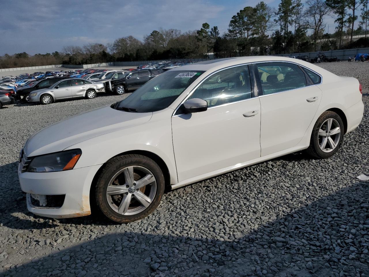 2013 VOLKSWAGEN PASSAT SE