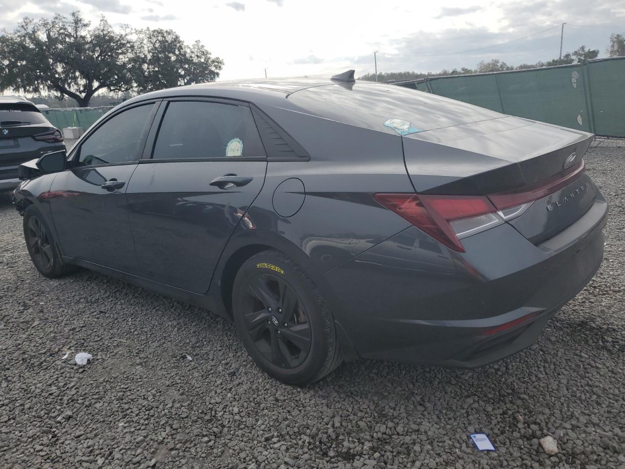 2022 HYUNDAI ELANTRA SE - Image 2