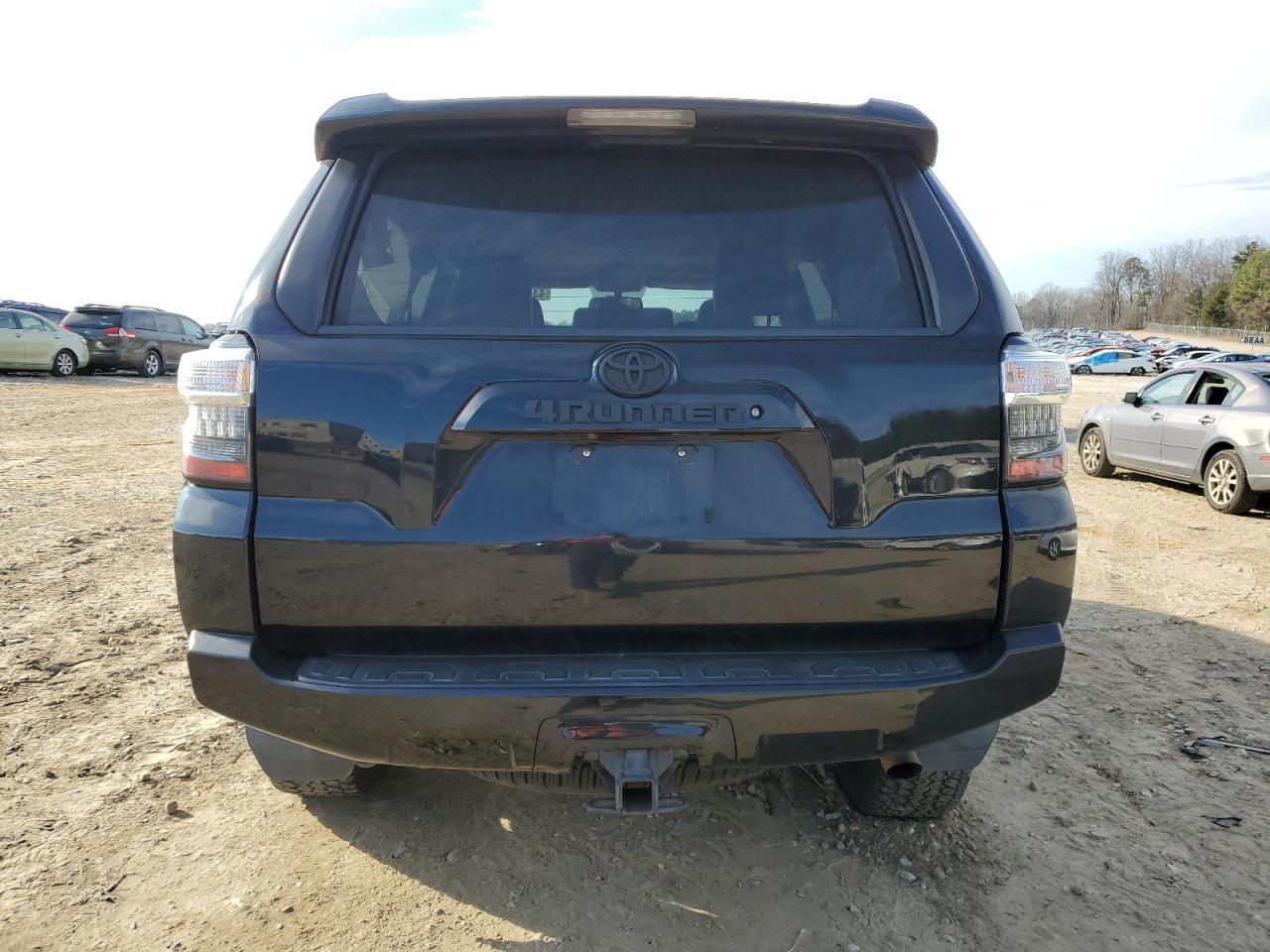 2018 TOYOTA 4RUNNER SR - Image 6