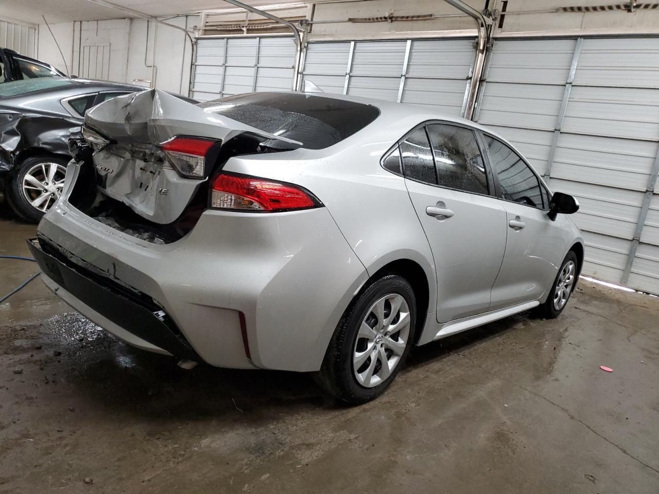 2020 TOYOTA COROLLA LE - Фото 3