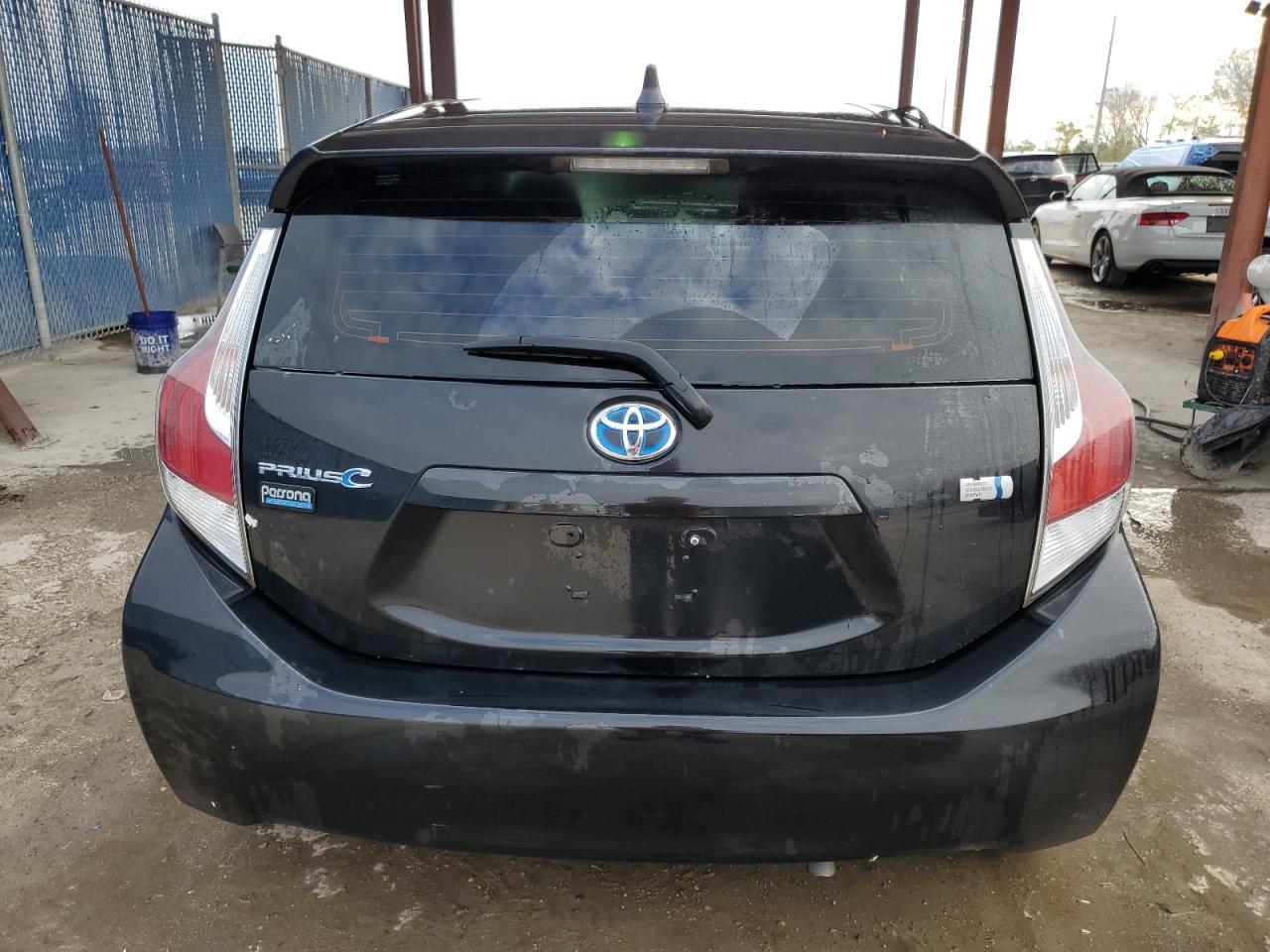 2016 TOYOTA PRIUS C - Image 6