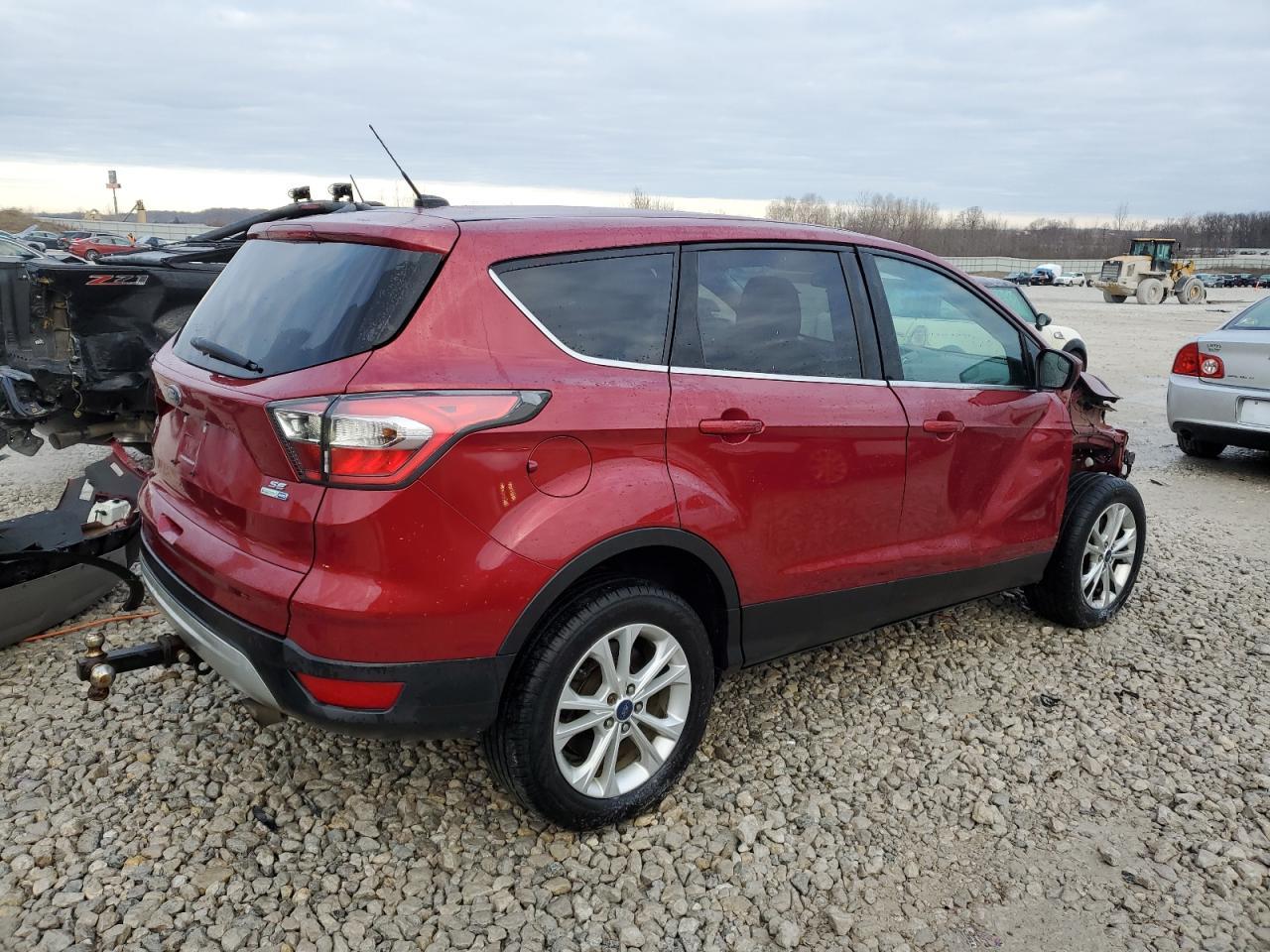 2017 FORD ESCAPE SE - Image 3