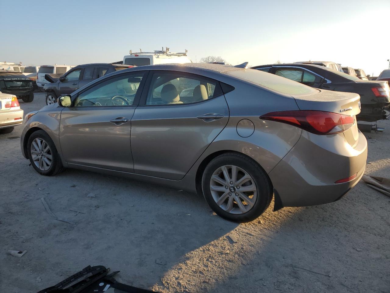 2014 HYUNDAI ELANTRA SE - Image 2