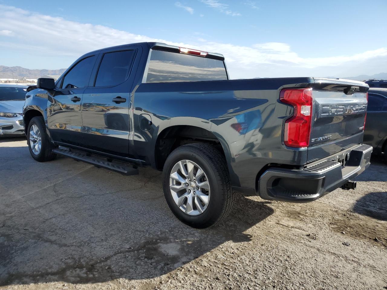 2021 CHEVROLET SILVERADO - Фото 2