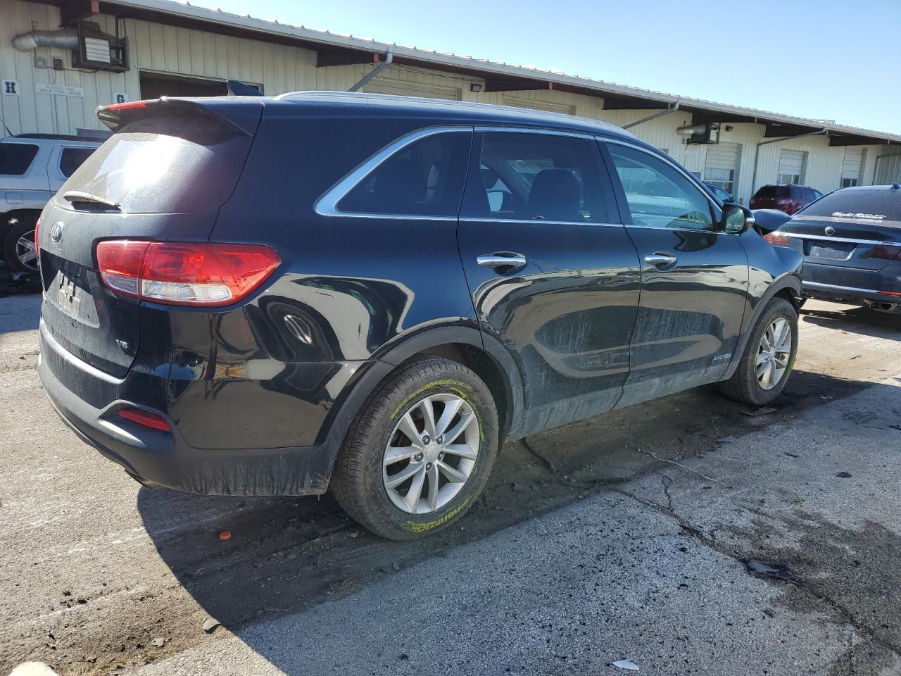2017 KIA SORENTO LX - Image 3