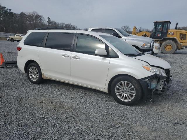 2015 Toyota Sienna Xle - Image 4