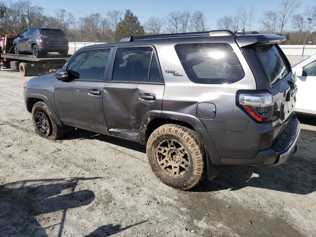 2019 TOYOTA 4RUNNER SR - Image 2