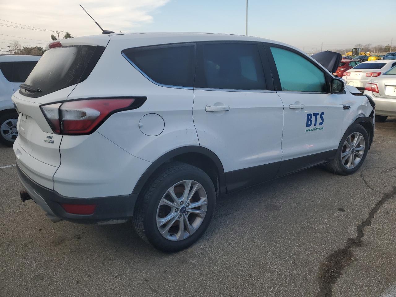 2017 FORD ESCAPE SE - Image 3