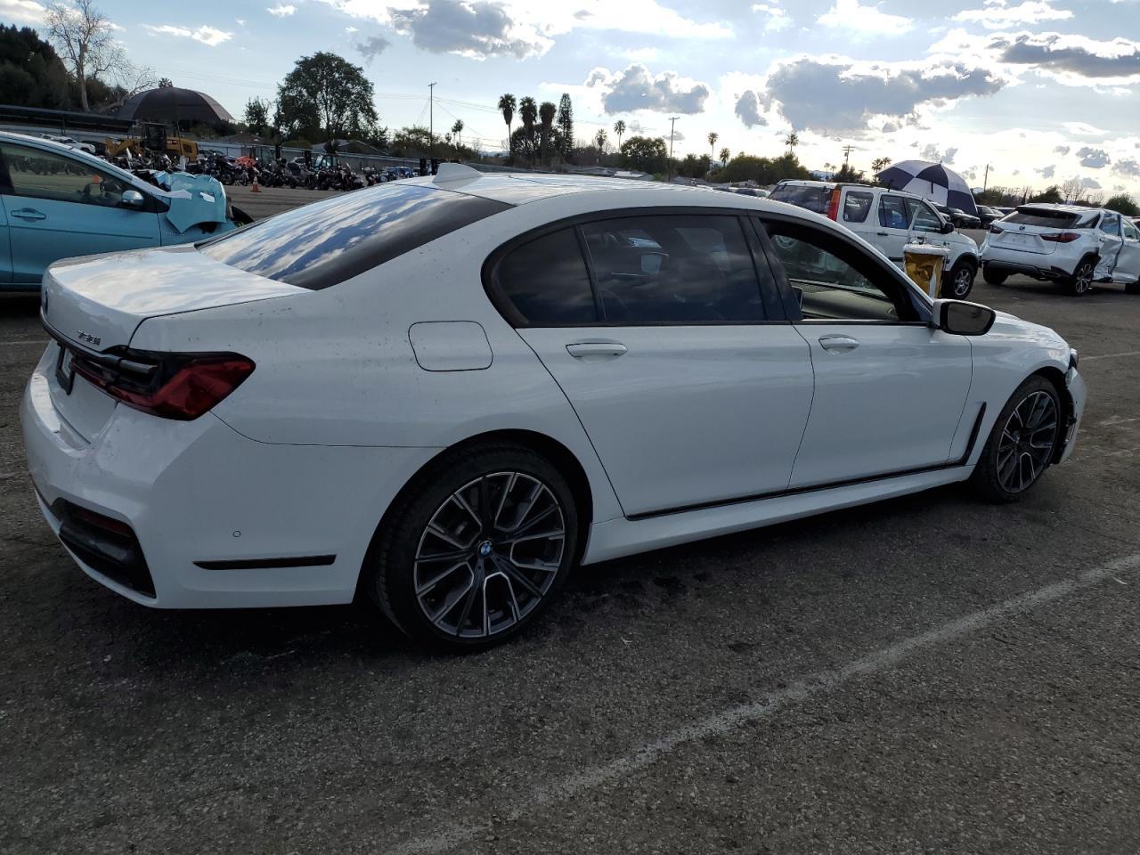 2020 BMW 750 XI - Фото 3