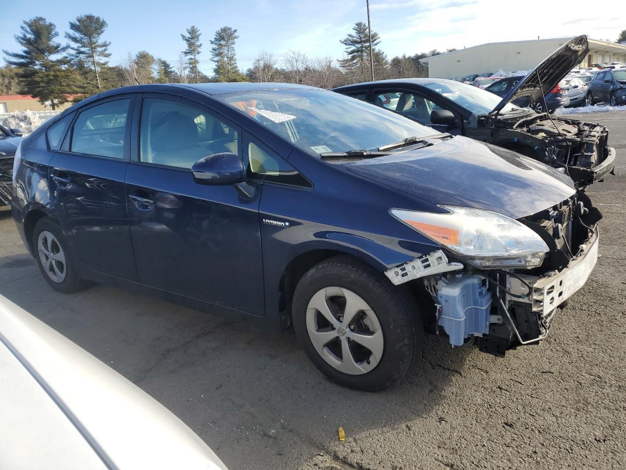 2015 TOYOTA PRIUS - Image 4