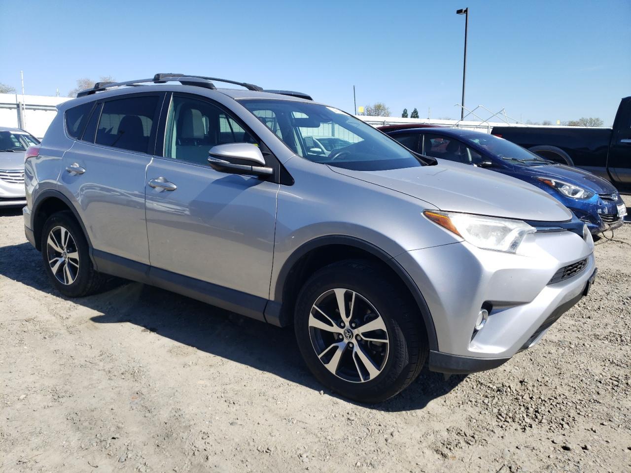 2017 TOYOTA RAV4 XLE - Image 4