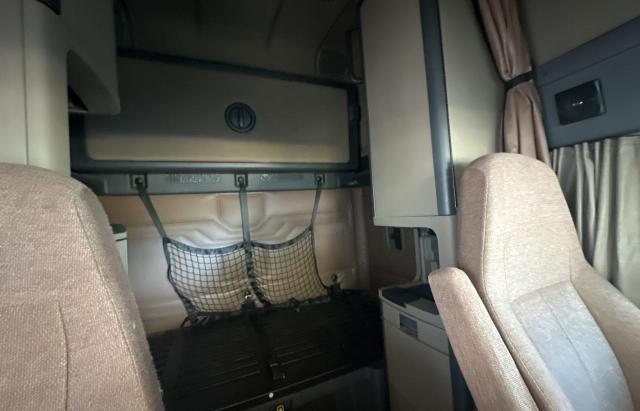 2016 Freightliner Cascadia 125 - Фото 6