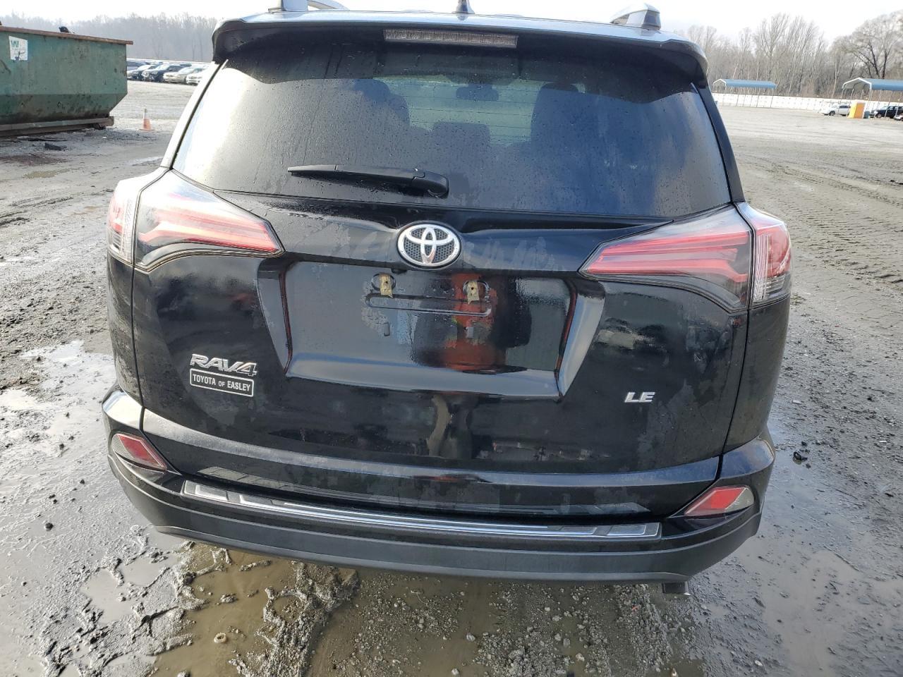2018 TOYOTA RAV4 LE - Фото 6