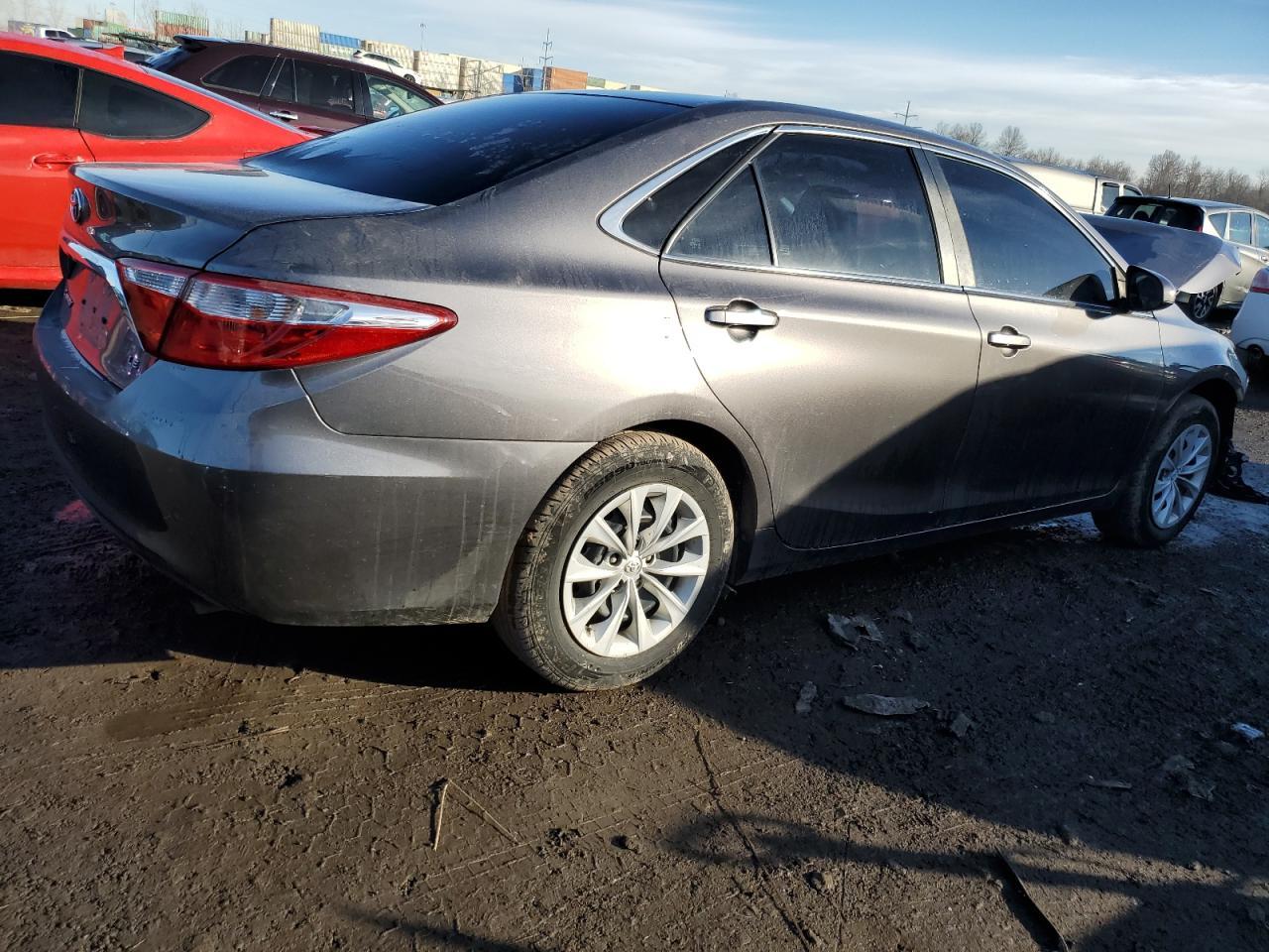 2017 TOYOTA CAMRY LE - Фото 3