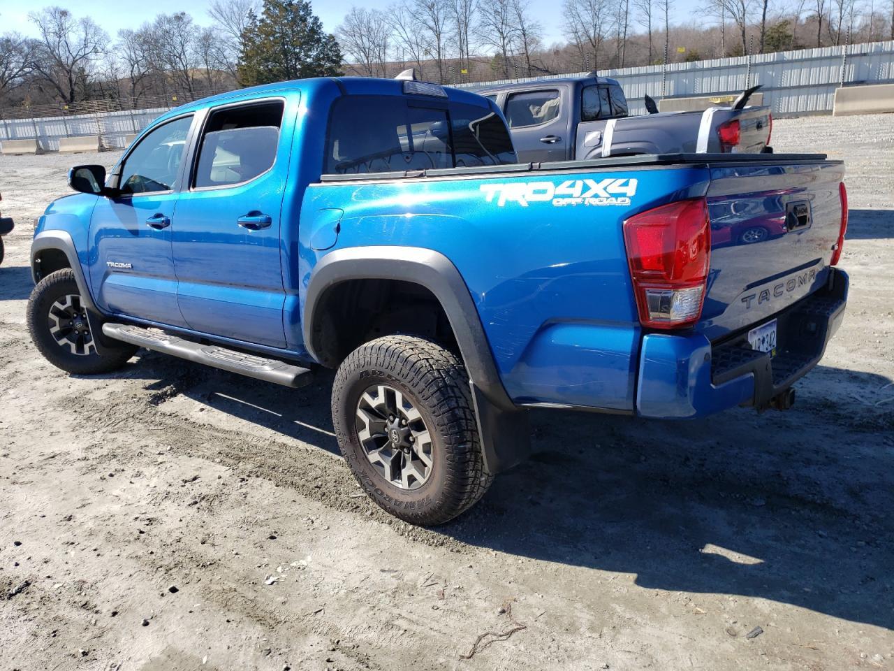 2017 TOYOTA TACOMA DOU - Фото 2