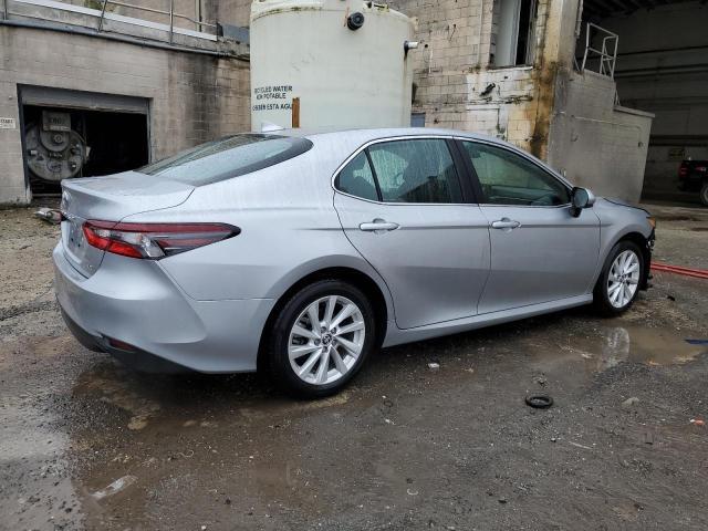 2023 Toyota Camry Le - Фото 3